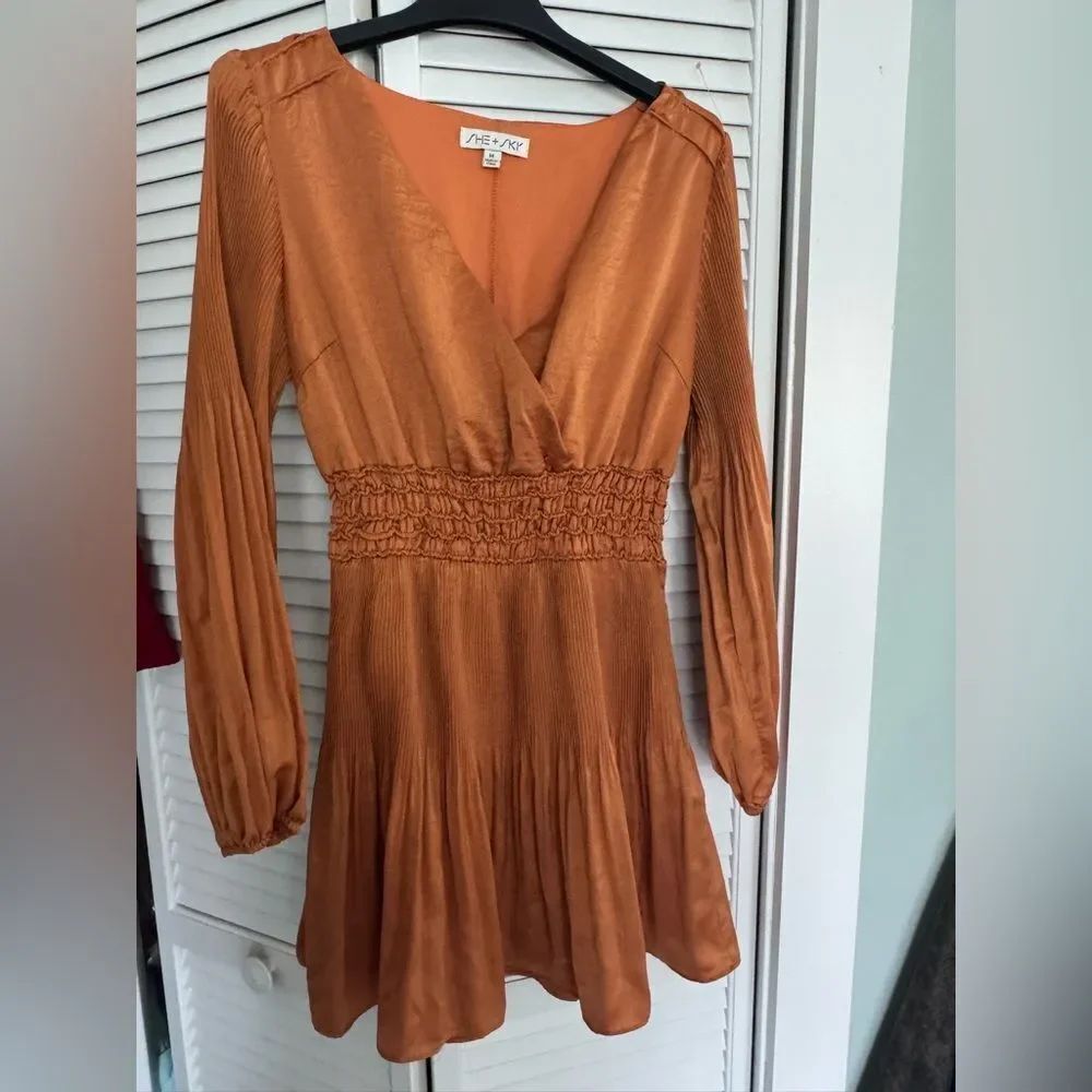 She + Sky Sz M *Copper* Satin Ruched Shirred
Poet Sleeve Satin Dress